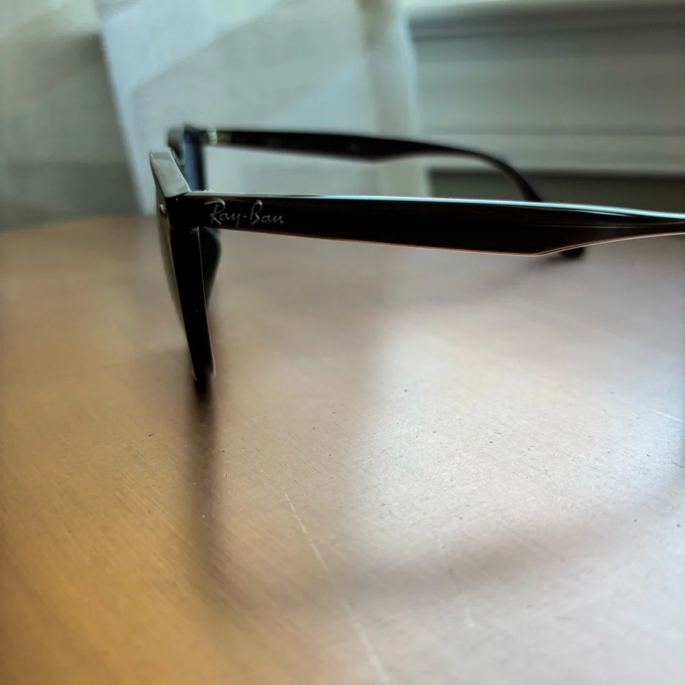 Ray-Ban Black Sunglasses RB 4258